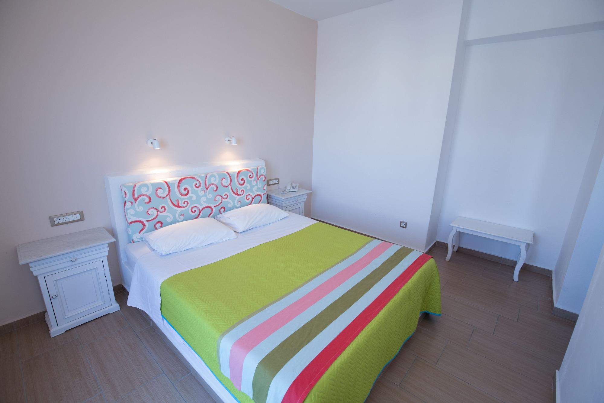 Omiros Hotel Мессария Экстерьер фото